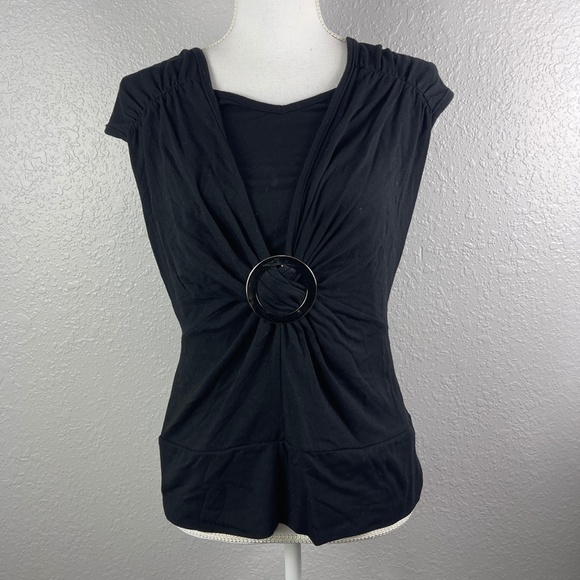 Black top‎ with metal detail - Picture 2 of 9